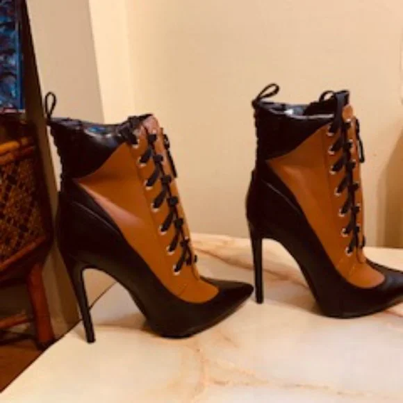 AZALEA WANG Inherit The Crown Lace Up Boots - Picture 3 of 13